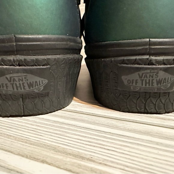 Vans x Harry Potter Dark Arts Sk8-Hi Platform High Top
MORSMORDRE Size 8.5W - Picture 6 of 12